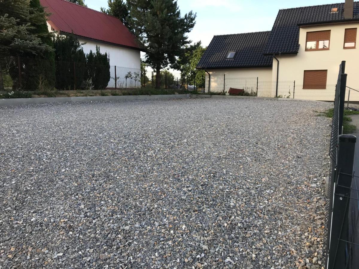 Trzy Male Drzewka Leilighet Wielka Wies  Eksteriør bilde